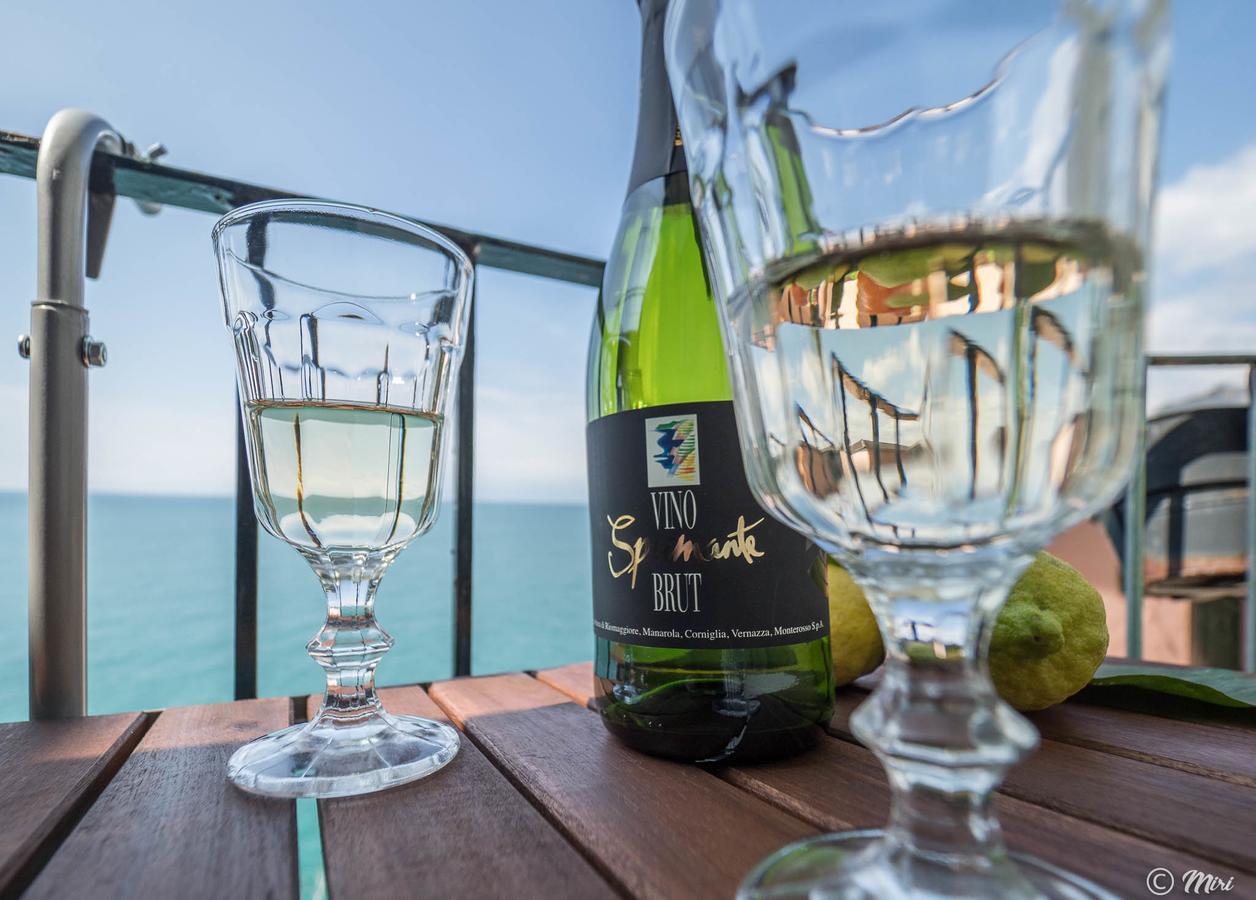 Il Baluardo Sea View Apartment On The Cliff Manarola Exterior photo